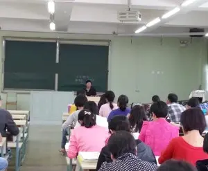 云大附中党委副书记赵毅同志对我校教师作安全教育1